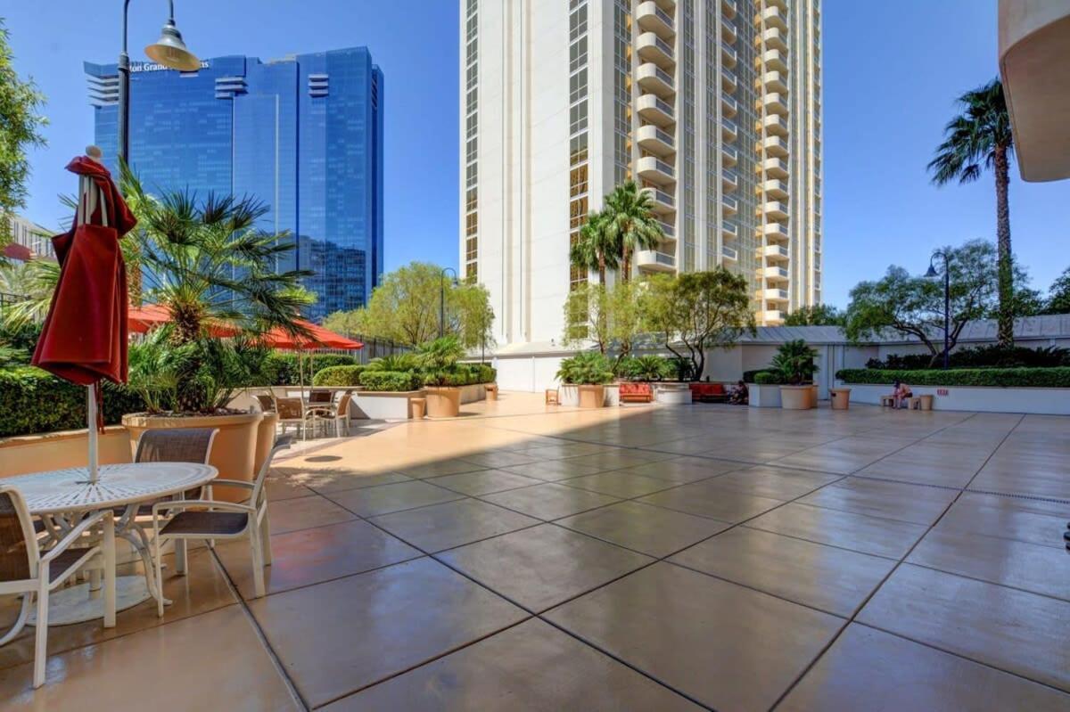 Mgm Signature-21-609 Strip View Jacuzzi Studio Лас-Вегас Экстерьер фото